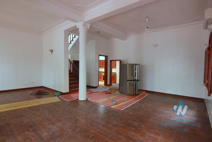 Unfurnished house with large yard for rent in Tay Ho district, Hanoi.